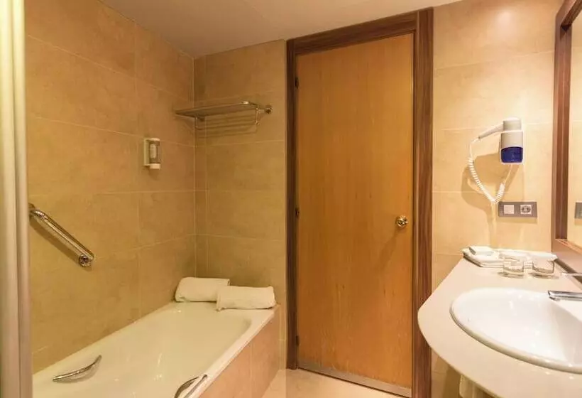 سوییت خانوادگی, Golden Avenida Family Suites 4