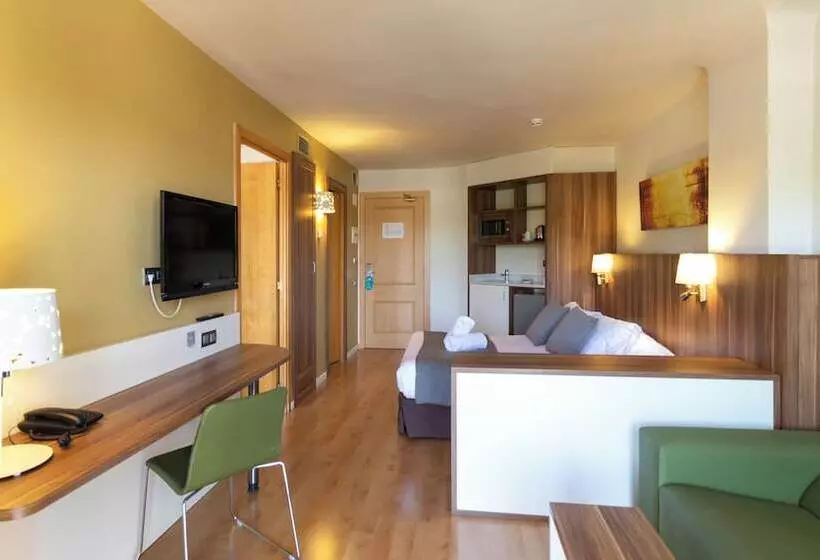 سوییت خانوادگی, Golden Avenida Family Suites 4