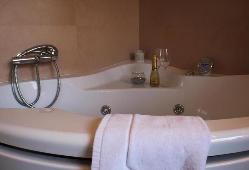 标准间带漩涡浴缸, Asturias