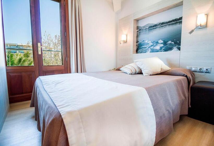 Номер Стандарт Вид на Бассейн, Eix Alcudia Hotel Adults Only