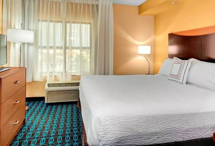 キングサイズベッドのスタンダードルーム, Fairfield Inn & Suites By Marriott Anniston Oxford