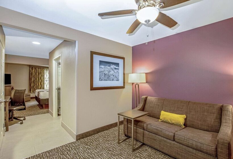 프레지덴셜 스위트, La Quinta By Wyndham Kearney