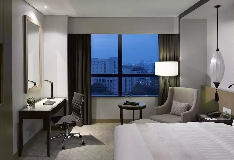 スイート, Melia Hanoi