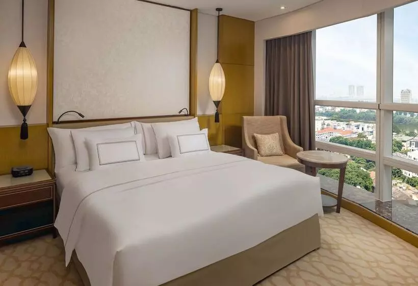 スイート, Melia Hanoi