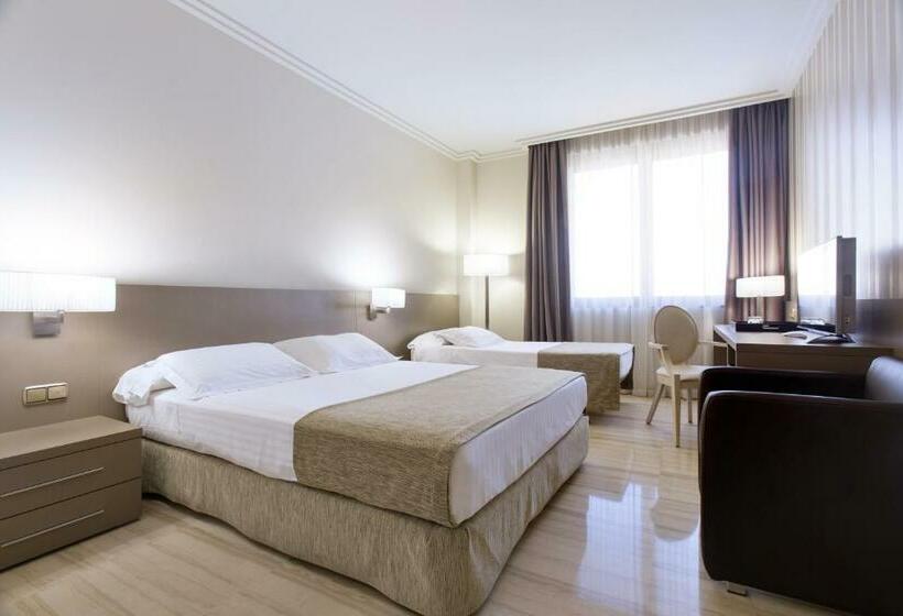 غرفة قياسية ثلاثية, Sb Ciutat Tarragona