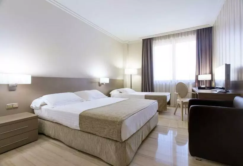 اتاق استاندارد سه نفره, Sb Ciutat Tarragona