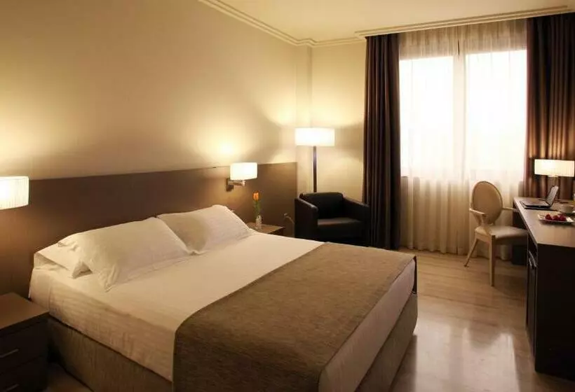 اتاق استاندارد سه نفره, Sb Ciutat Tarragona