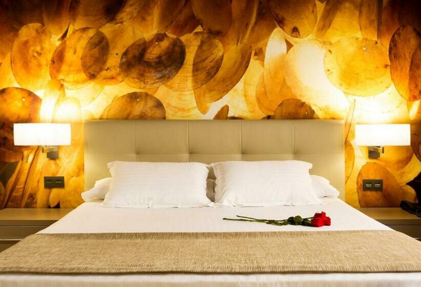 جناح مزود بجاكوزى, Sb Ciutat Tarragona