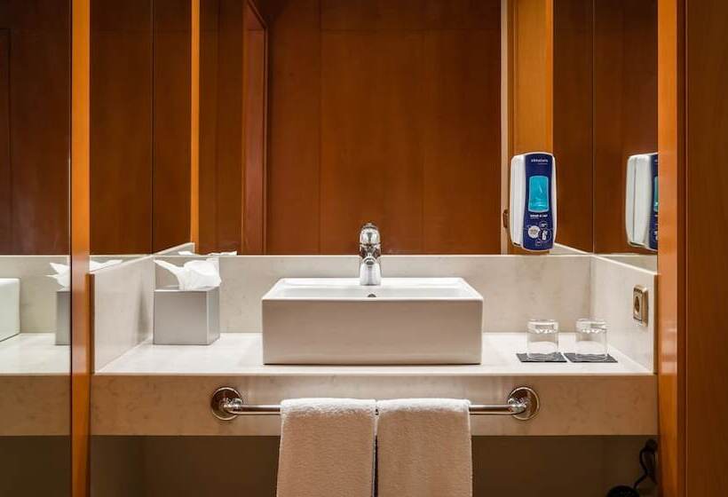 غرفة قياسية, Sb Ciutat Tarragona