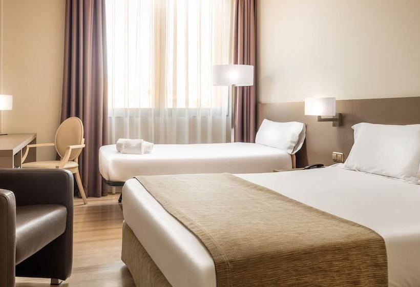 غرفة قياسية ثلاثية, Sb Ciutat Tarragona