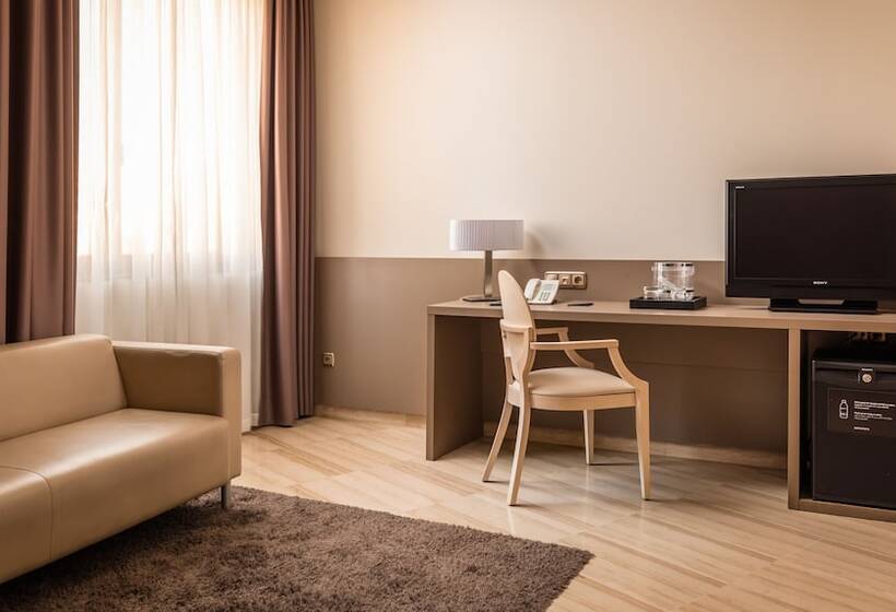 غرفة عائلية, Sb Ciutat Tarragona