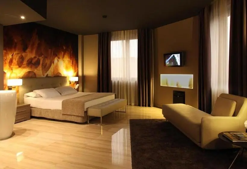 سوئیت با وان آب گرم, Sb Ciutat Tarragona