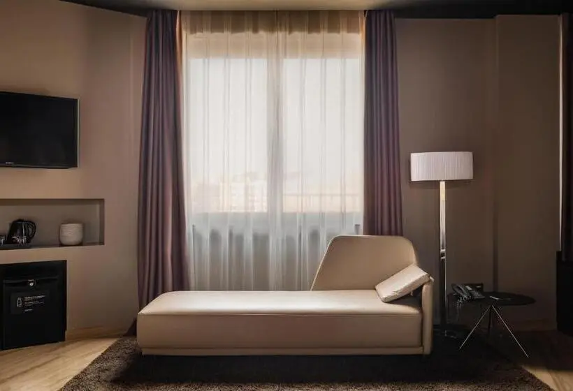 سوئیت با وان آب گرم, Sb Ciutat Tarragona