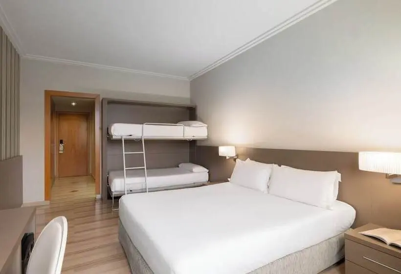 Standard Neljän Hengen Huone, Sb Ciutat Tarragona