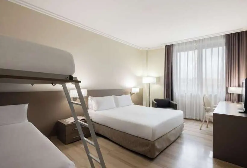 Standard Neljän Hengen Huone, Sb Ciutat Tarragona