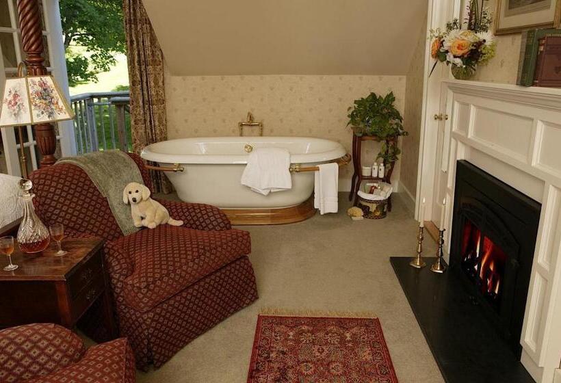 스위트 킹사이즈 침대, Windham Hill Inn