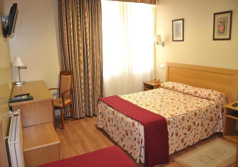 带大床的标准间, Wingate By Wyndham Raleigh Durham / Airport