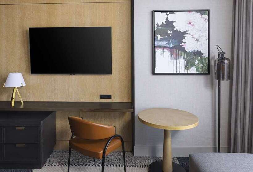 带观景的标准间, Hilton Orlando Buena Vista Palace   Disney Springs® Area