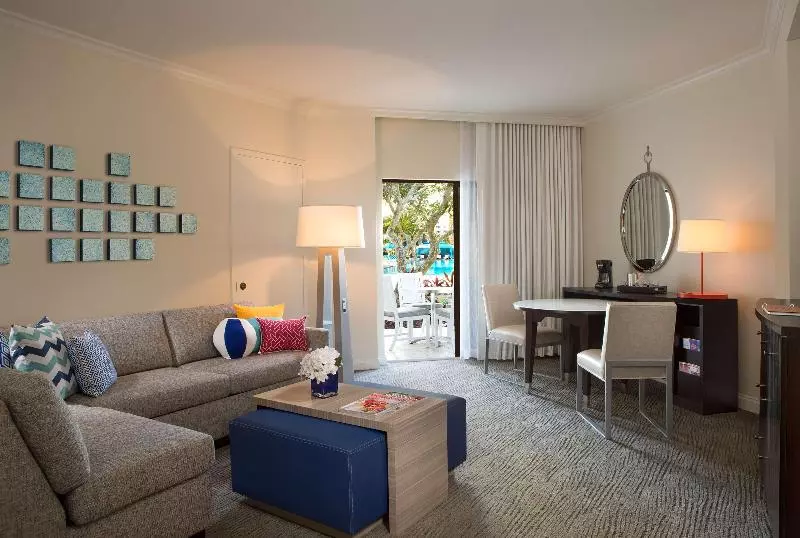 سوییت با چشم‌انداز استخر, Hilton Orlando Buena Vista Palace   Disney Springs® Area