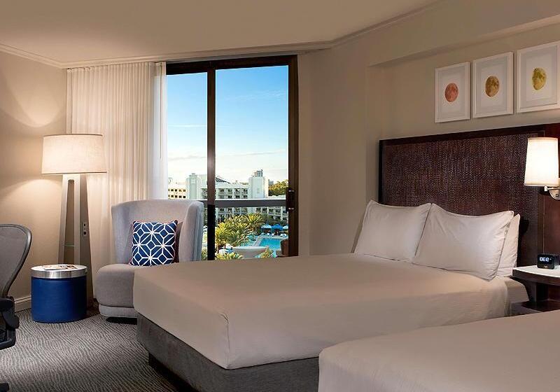 适合残疾人使用的标准间, Hilton Orlando Buena Vista Palace   Disney Springs® Area