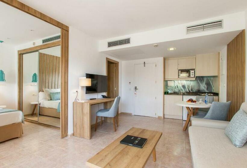 آپارتمان 1 خوابه با چشم‌انداز استخر, Zafiro Palmanova