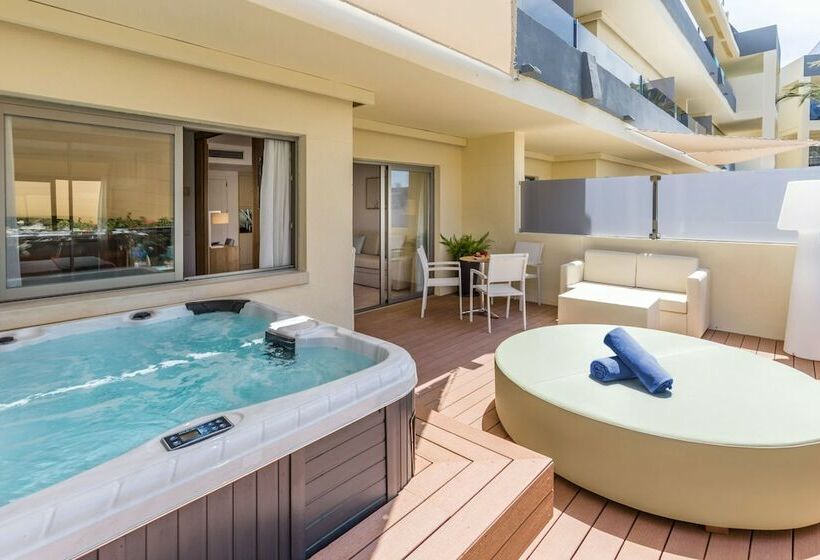 سوئیت رویال, Zafiro Palmanova