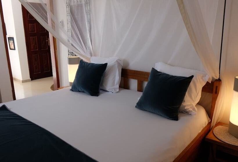 آپارتمان 2 خوابه, La Demeure