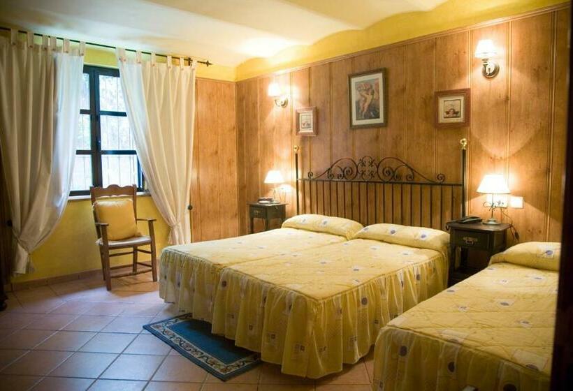 غرفة قياسية ثلاثية, Hospedium Hotel Rural Soterraña