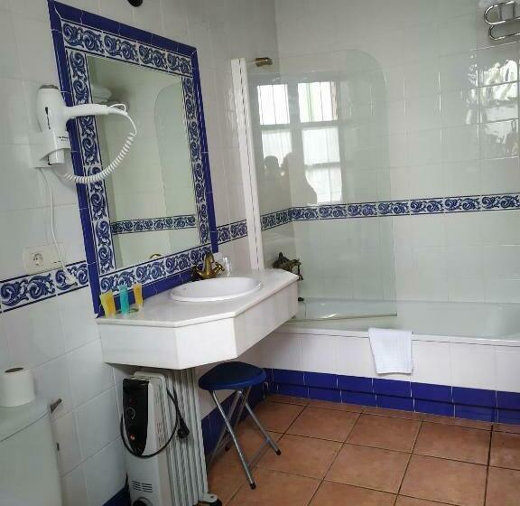 غرفة عائلية, Hospedium Hotel Rural Soterraña