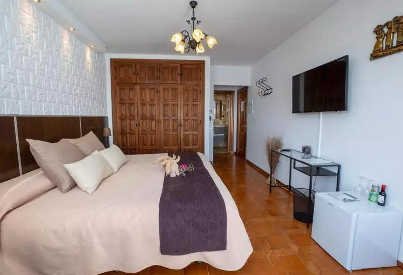 سوییت جونیور با چشم‌انداز دریا, Hostal Casa Mercedes