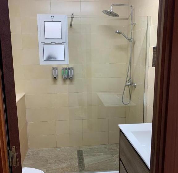 غرفة قياسية مطلّة علي البحر مزوَّدة بتراس, Hostal Casa Mercedes