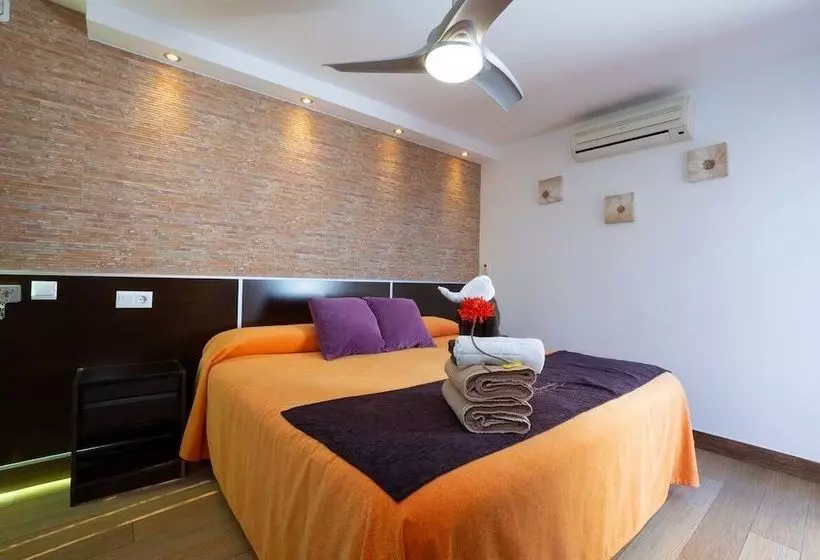 اتاق استاندارد با تراس و چشم‌انداز دریا, Hostal Casa Mercedes