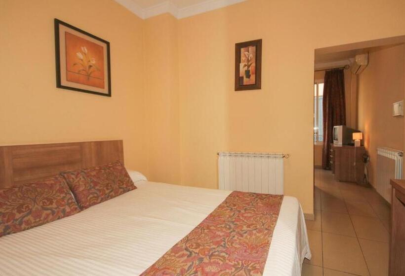Habitación Familiar, Hostal Costa Azul