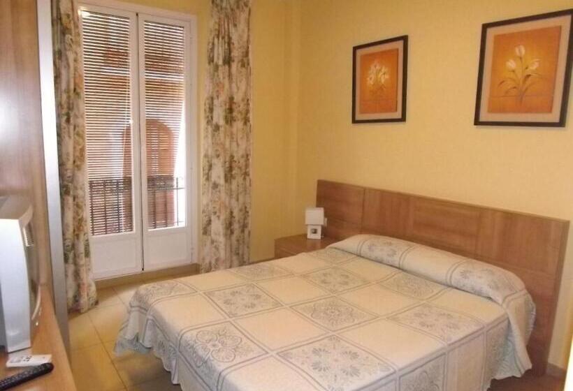 Habitación Familiar, Hostal Costa Azul