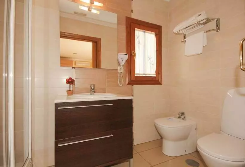 スタンダードトリプルルーム, Hostal Costa Azul