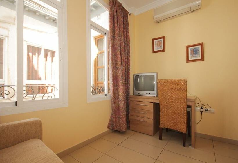Habitación Familiar, Hostal Costa Azul