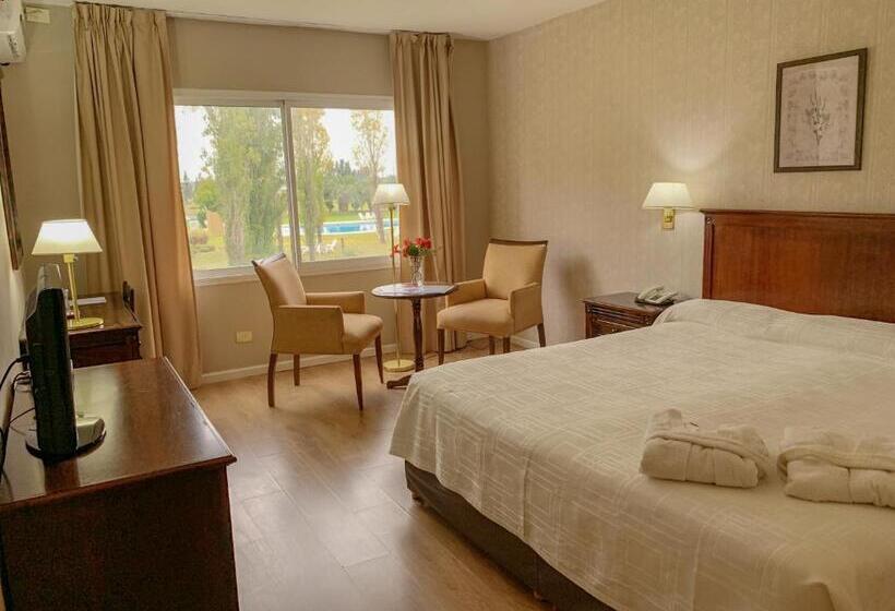 Люкс, Wyndham Garden Campana