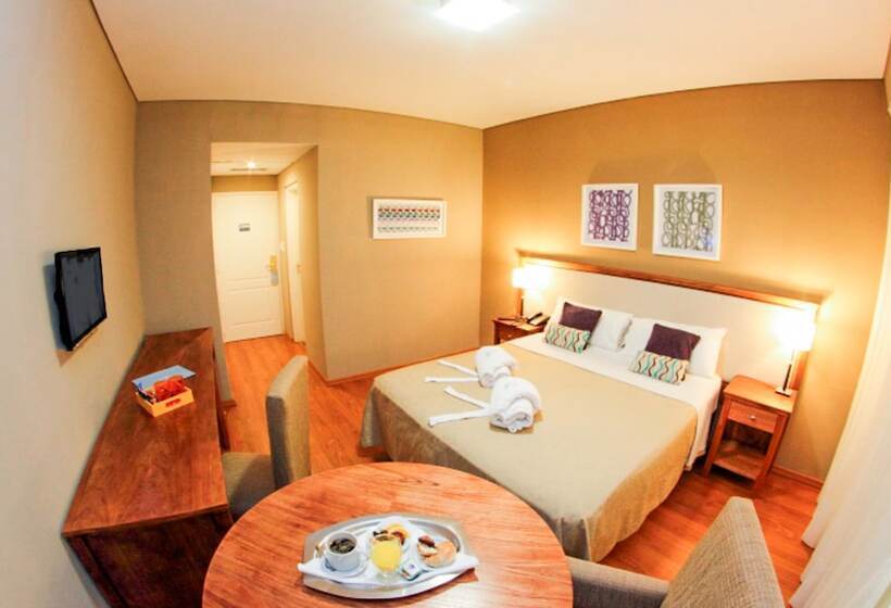 Номер Executive, Wyndham Garden Campana