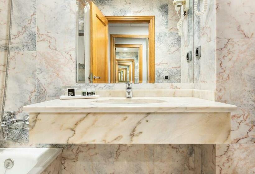 חדר סטנדרט לשלושה, Exe Area Central