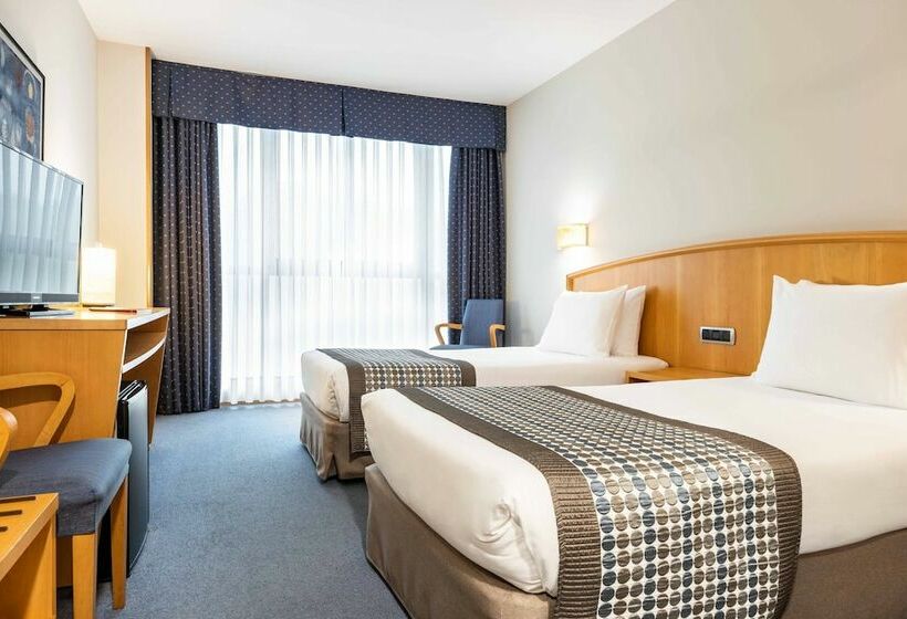 חדר סטנדרט לשלושה, Exe Area Central