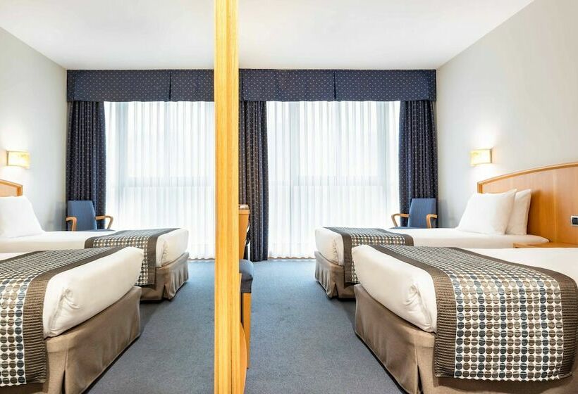 חדר סטנדרט לארבעה, Exe Area Central