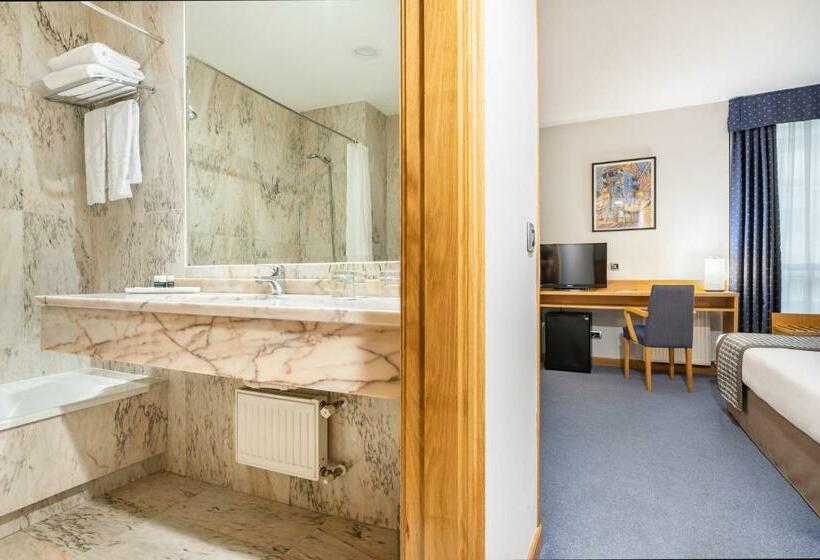 חדר סטנדרט יחיד, Exe Area Central