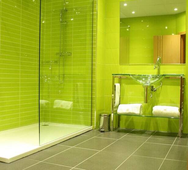 اتاق لوکس, Indiana