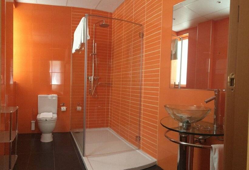 اتاق لوکس سه تخته, Indiana