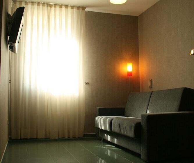 اتاق خانوادگی, Indiana