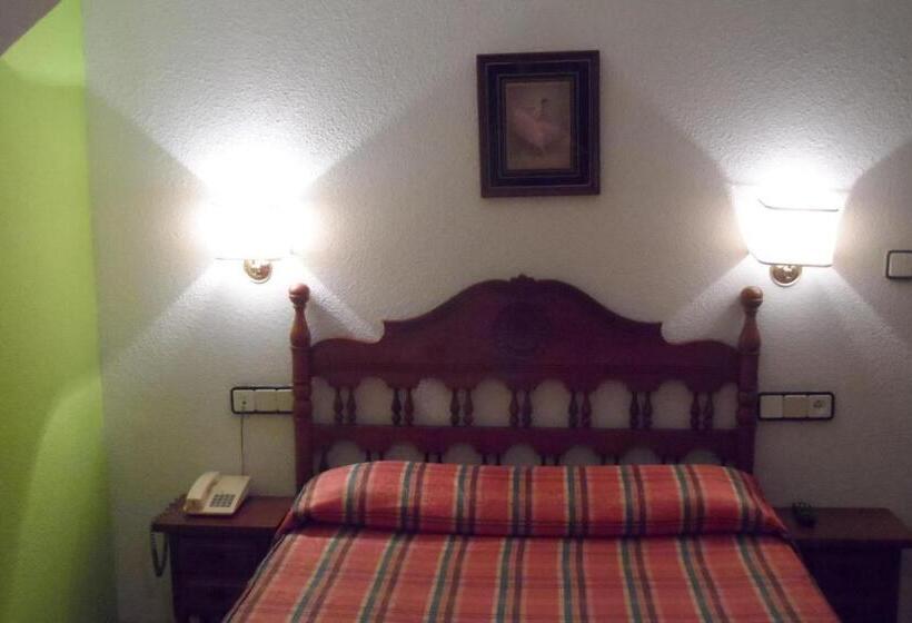 اتاق استاندارد یک نفره, Los Hidalgos