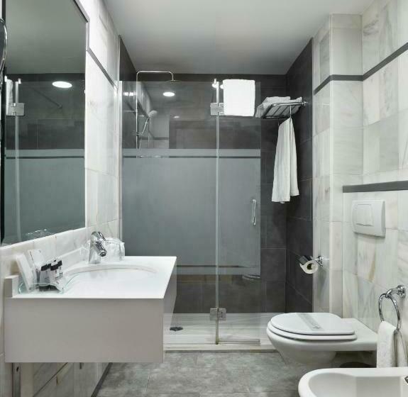 스탠다드 트리플 룸, Maestranza