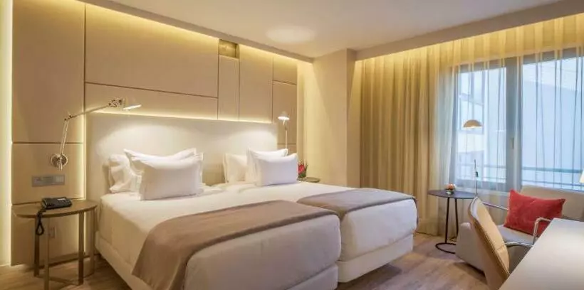 Quarto superior, NH Collection Lisboa Liberdade