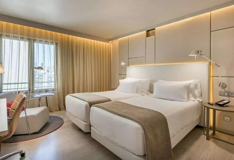 Quarto superior, NH Collection Lisboa Liberdade