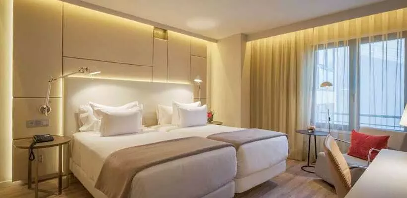 Quarto superior, NH Collection Lisboa Liberdade